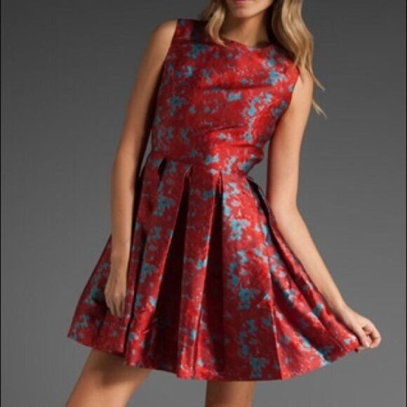 BB Dakota Cocktail Dress Box Pleated Red Brocade Abstract Fit+Flare Size 2 - Picture 1 of 14